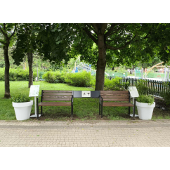 Ławka z miejscem na wózek inwalidzki 2 