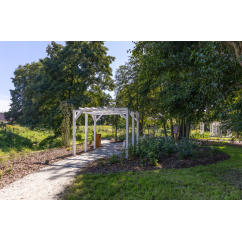 Ławka angielska z oparciem i podłokietnikiem