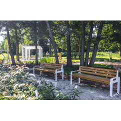 Ławka angielska z oparciem i podłokietnikiem